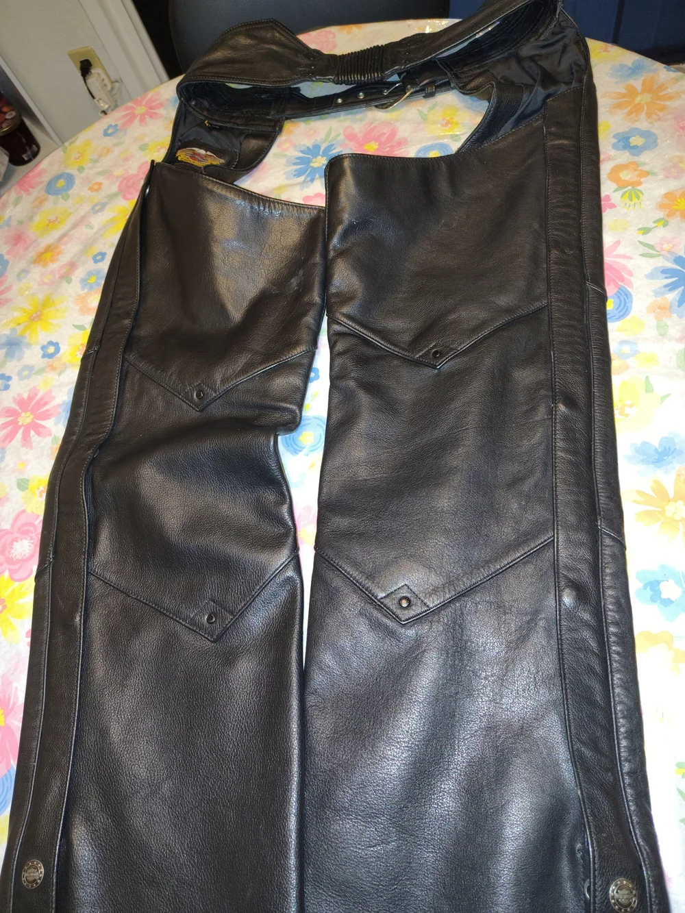 Harley-Davidson Black Leather Motorcycle Chaps with Belt Buckle - Picture 7 of 11
